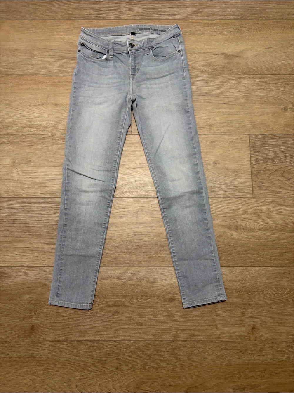 10/30R Gray Gap Skinny Jeans